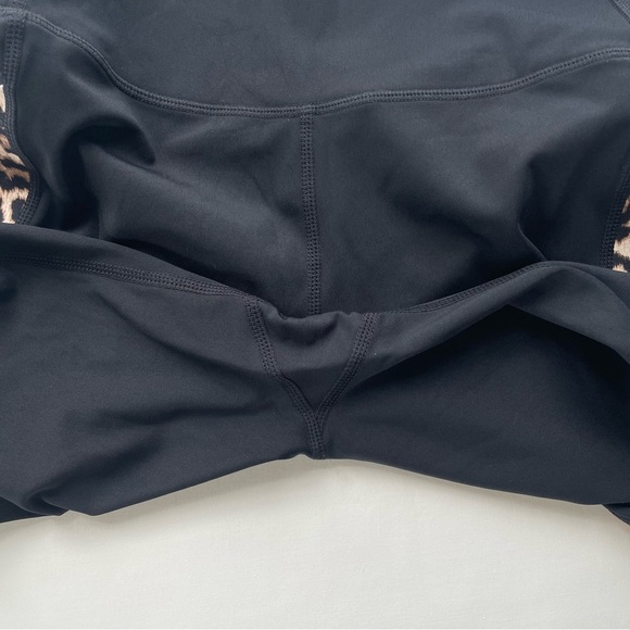 Zyia Active Brilliant Hi-Rise Leopard Side Panel Crop Leggings Sz 6-8 Black 20” - Picture 7 of 7